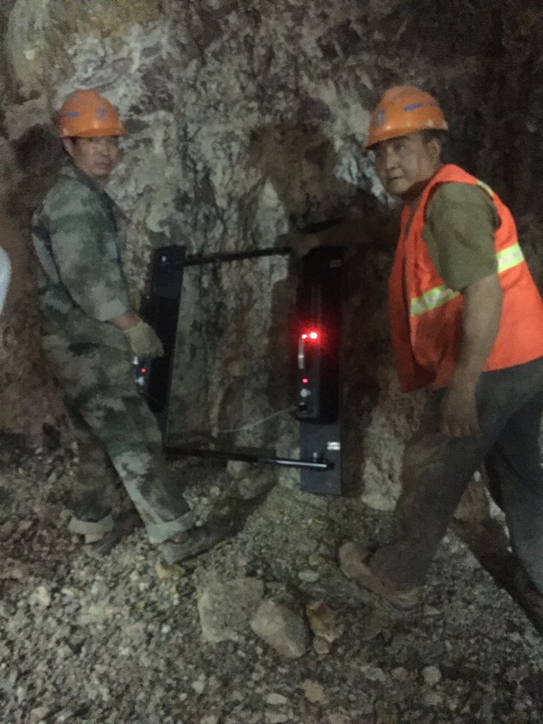 12182122.png 5b8f280d1dc77.png